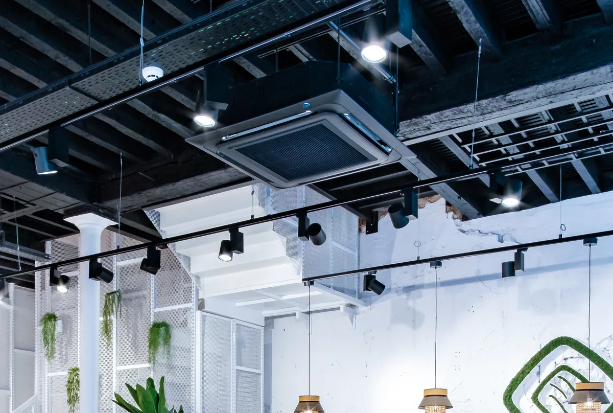 Cassette plafonnier dans un restaurant Makifornia installée par Elecooling